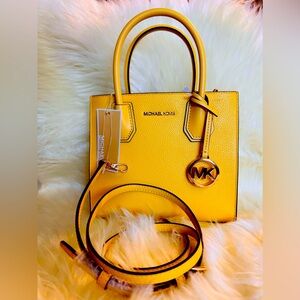 Michael kors medium mercer $180 brand new with tag